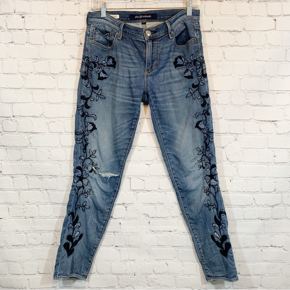Driftwood Jeans Marilyn floral embroidered